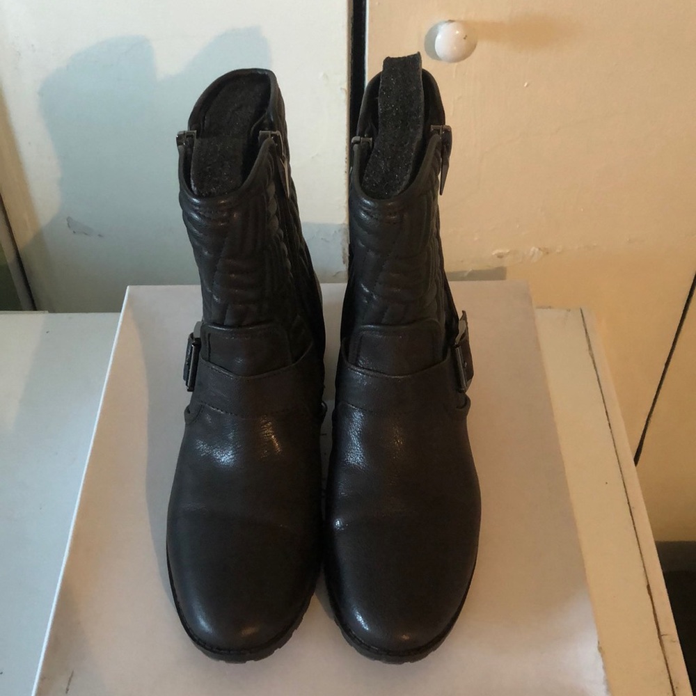 Ladies boots